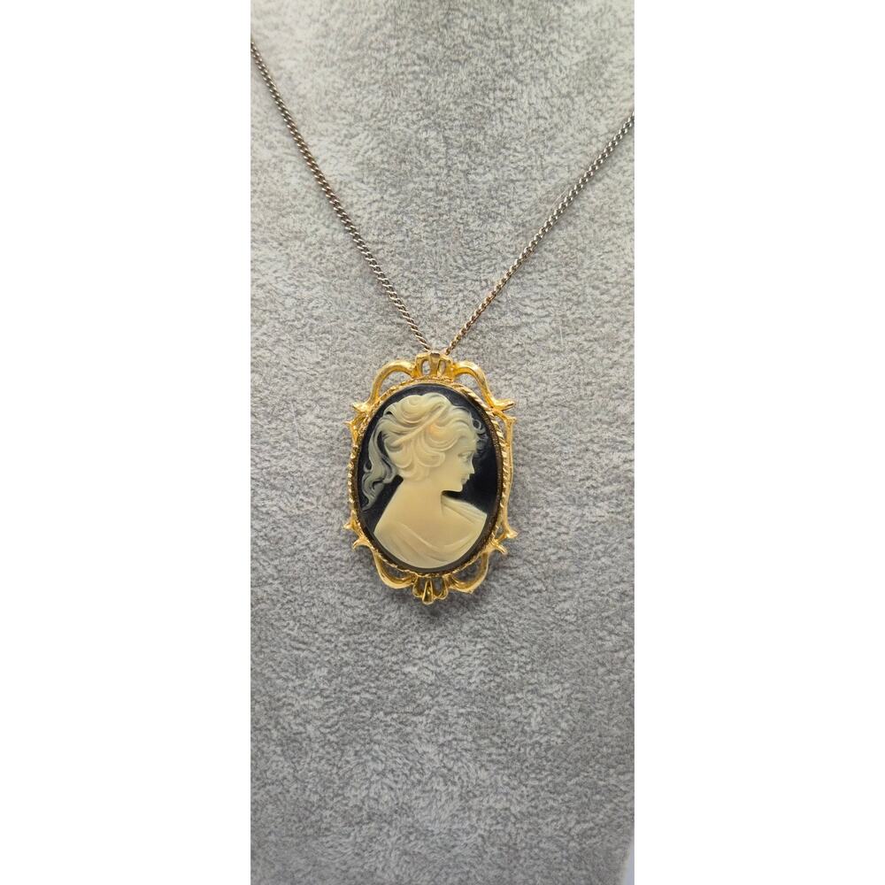 Vintage Cameo Pendant Necklace Brooch Convertible Gold Tone